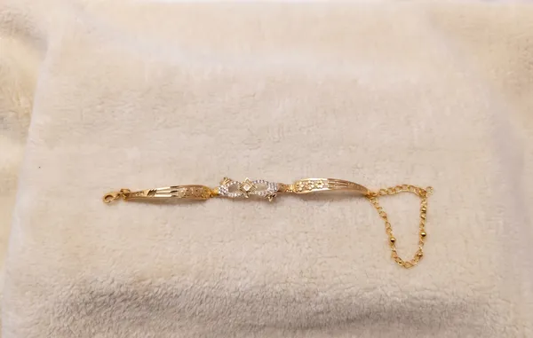 Gold_Tone_Crystal_Accent_Bracelet_For_Women