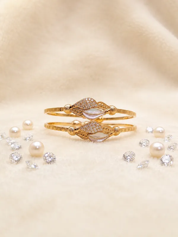 Gold_Tone_Leaf_Design_Bracelets_Set_For_Women
