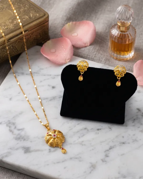Gold_Plated_Floral_Pendant_Necklace_Set_With_Earrings