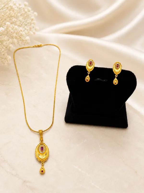 Gold_Tone_Oval_Ruby_Pendant_Set_With_Matching_Earrings