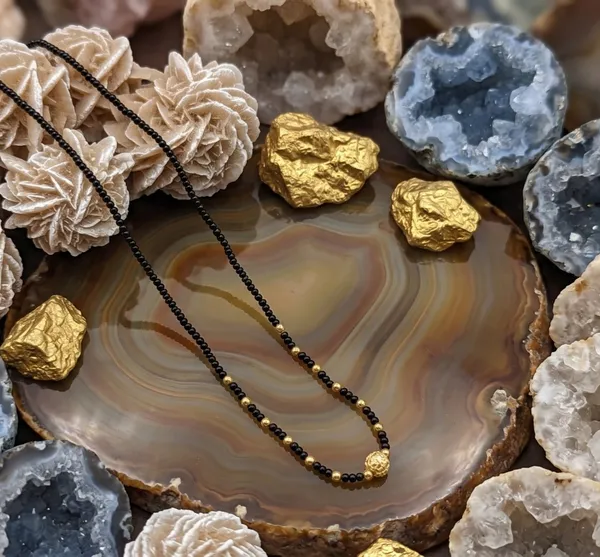 Black_And_Gold_Beaded_Mangalsutra_Necklace