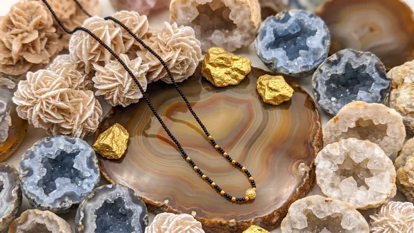 Black_And_Gold_Beaded_Mangalsutra_Necklace