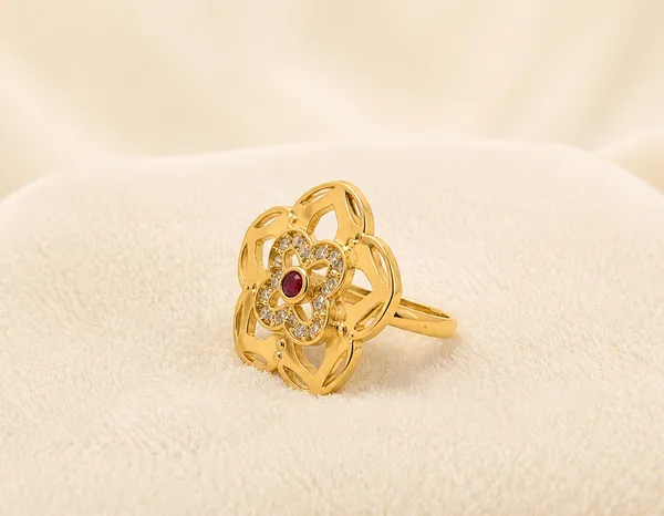 Gold_Floral_Ring_With_Center_Stone