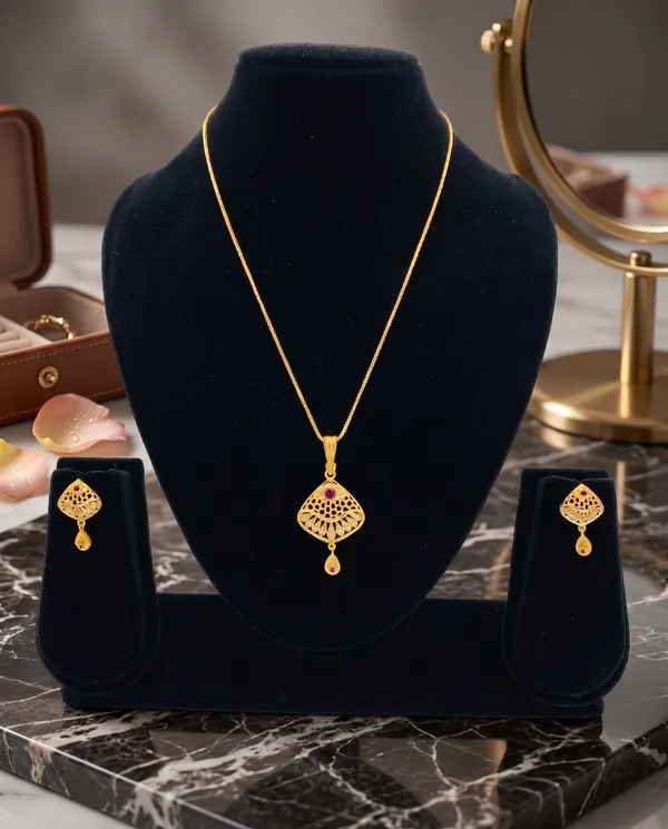 Gold_Plated_Filigree_Design_Pendant_Set_With_Matching_Earrings