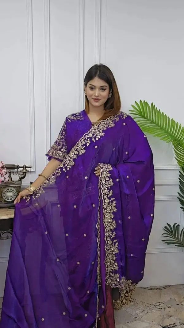 Puprle_Embroidered_Blouse_With_Offwhite_Dupatta
