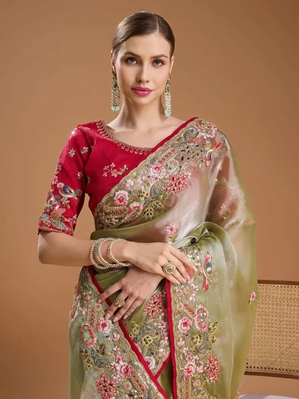 Elegant_Embroidered_Saree_With_Designer_Blouse_Cream_And_Red_Floral_Work