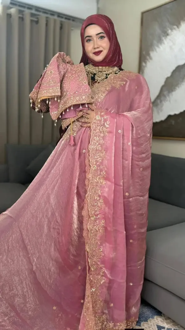 Elegant_Pink_Embroidered_Organza_Saree_With_Golden_Work