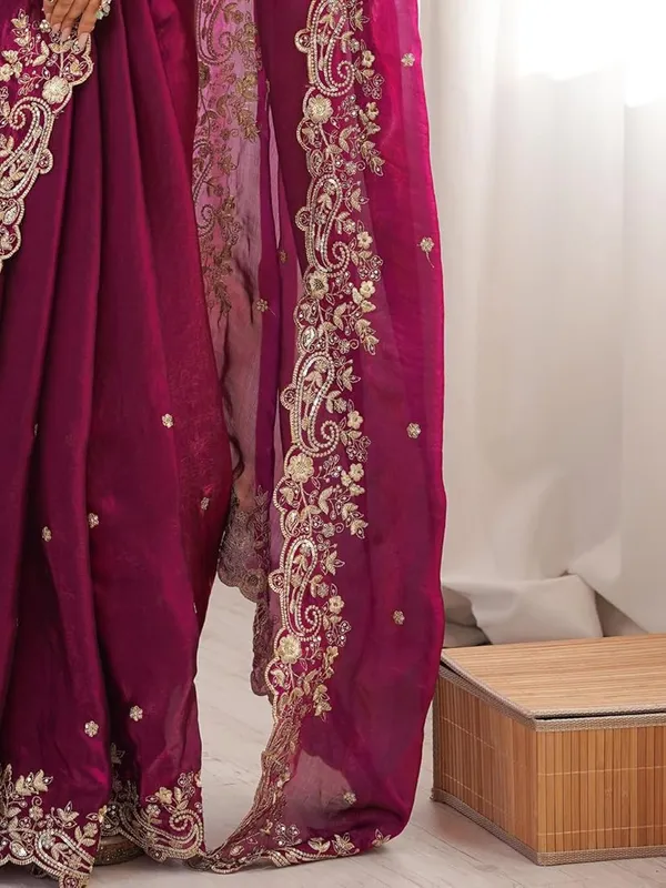 Magenta_Embroidered_Saree_With_Heavy_Work_Blouse