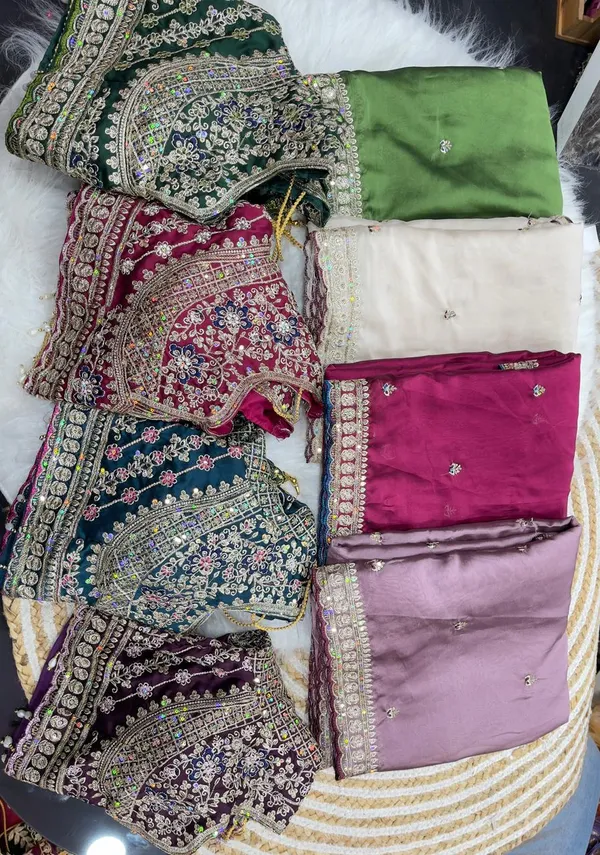 Embellished_Ethnic_Blouse_With_Dupatta_Set_Maroon_And_Offwhite