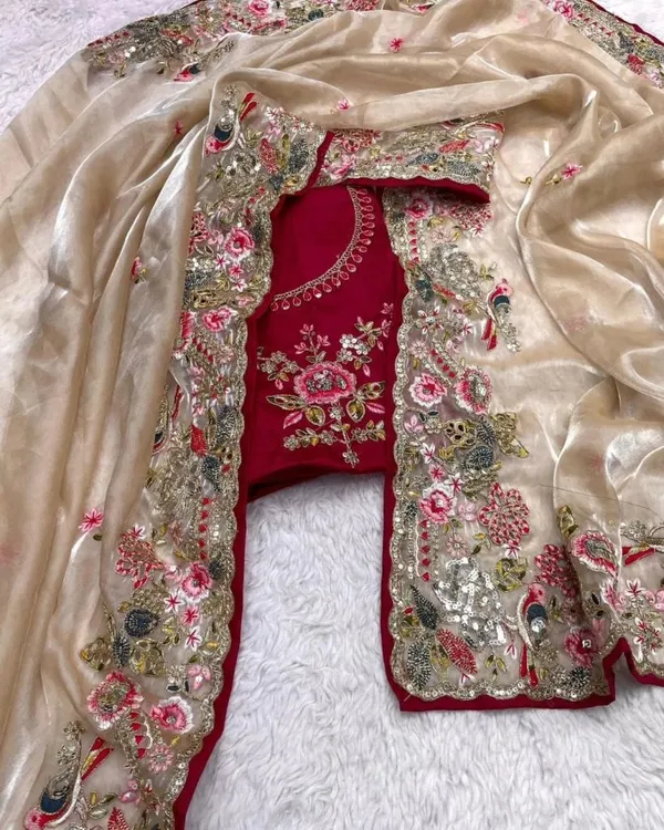 Elegant_Embroidered_Saree_With_Designer_Blouse_Cream_And_Red_Floral_Work
