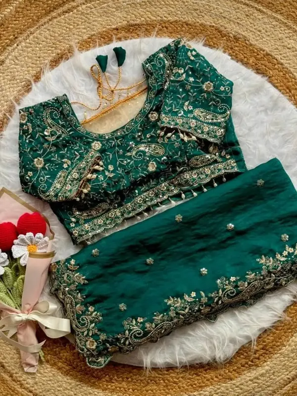 Emerald_Green_Embroidered_Saree_With_Heavy_Blouse