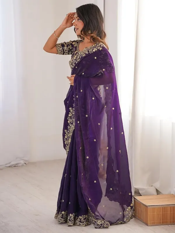 Puprle_Embroidered_Blouse_With_Offwhite_Dupatta