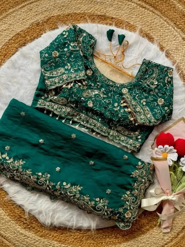 Emerald_Green_Embroidered_Saree_With_Heavy_Blouse