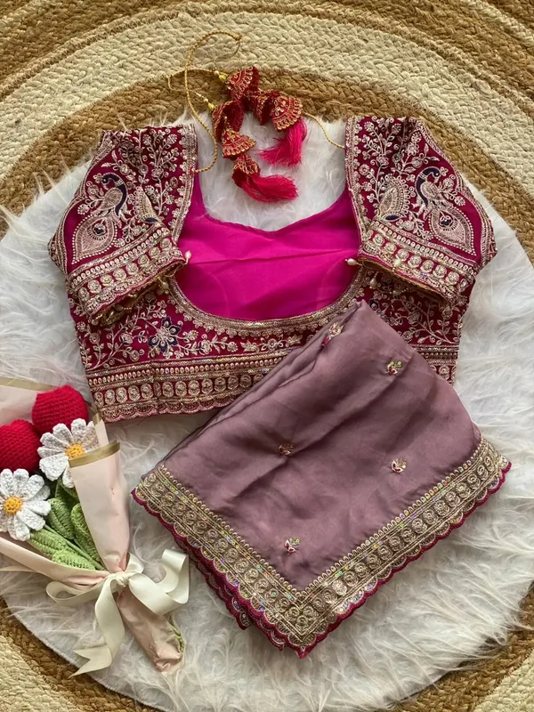 Embellished_Ethnic_Saree_With_Blouse_And_Accessories_Magenta_And_Mauve