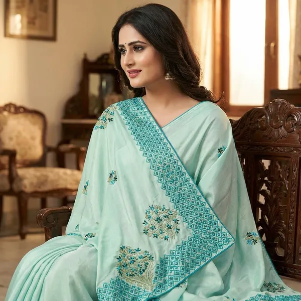 Fashion_Day_Embroidered_Bollywood_Georgette_Saree_(Light_Green)