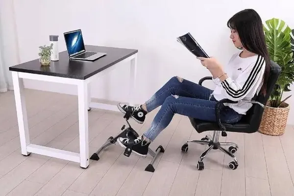 eOnekart_Mini_Cycle_Pedal_Exerciser_With_Fixing_Strap_Foldable_Portable_Adjustable_Resistance_Digital_Display_Leg_Arm_Workout_Machine_For_Seniors_Home_Physiotherapy_Light_Exercise