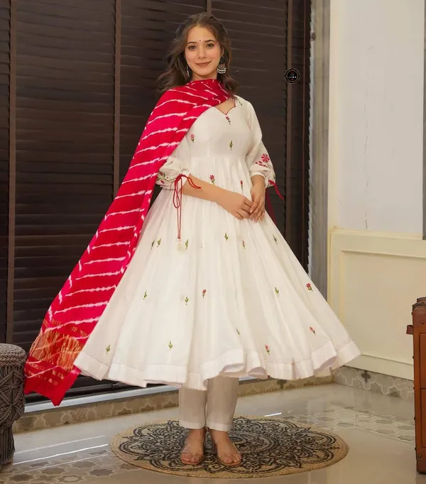 White_Chanderi_Cotton_Pantagon_Neckline_Beautiful_Embroidery_Kurti_Set