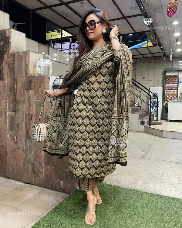New_Straight_Black_Kurta_Set_With_New_Style_In_Saganeri_Block_Print