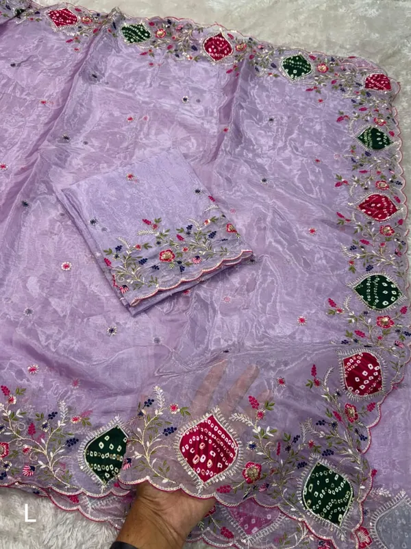 Ghoomar_Crystal_Tissue_Original_Hand_Applique_Work_In_Full_Saree_Border_With_Zari_Embroidered_Work