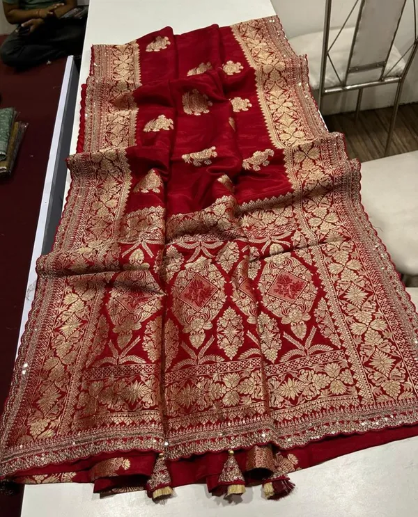 Russian_Cotton_Silk_Weaving_Saree_Jari_Elegant_Weaving_Rich_Pallu_With_Embroidery_Work_Border_Red