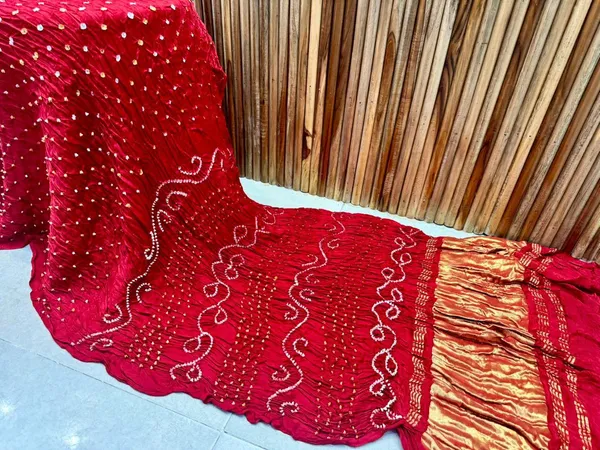 Gaji_Silk_Original_Bandhani_Saree_With_Pure_Lagadi_Patta_Red