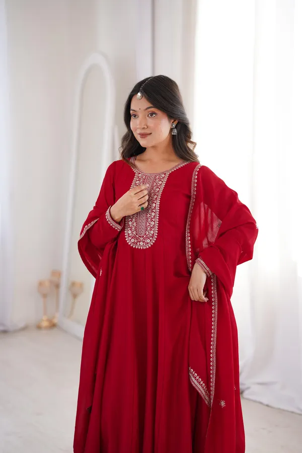 Heavy_Pure_Vichitra_Silk_Fabric_With_Full_Kali_Pattern_Anarkali