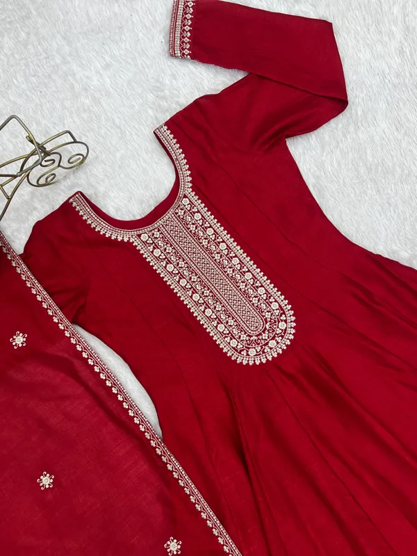 Heavy_Pure_Vichitra_Silk_Fabric_With_Full_Kali_Pattern_Anarkali