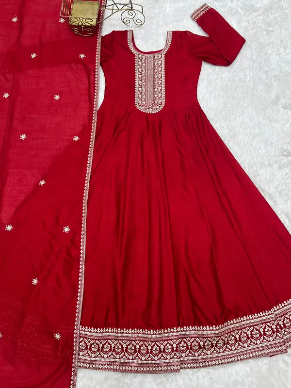 Heavy_Pure_Vichitra_Silk_Fabric_With_Full_Kali_Pattern_Anarkali