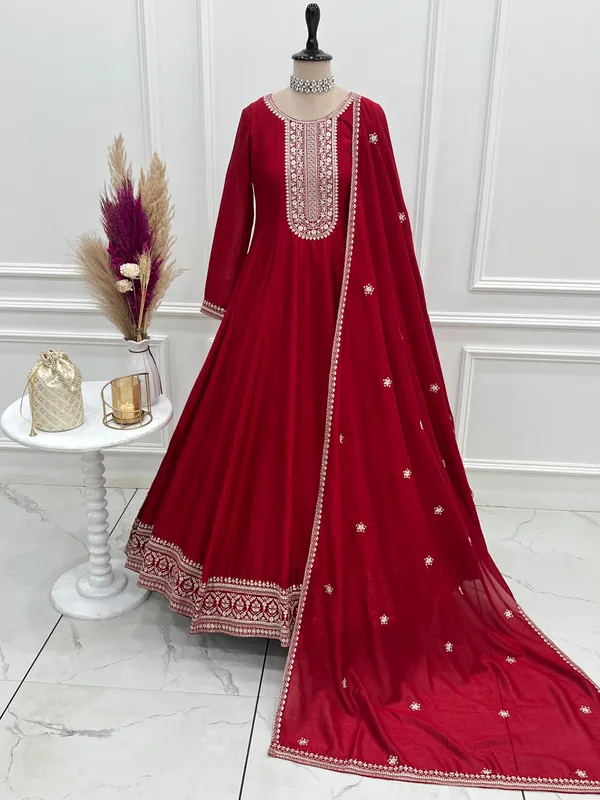 Heavy_Pure_Vichitra_Silk_Fabric_With_Full_Kali_Pattern_Anarkali