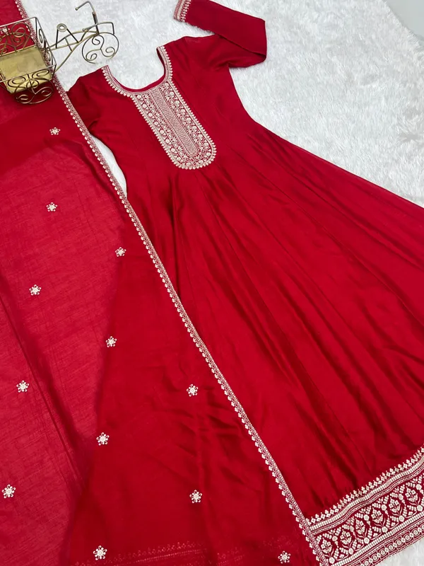Heavy_Pure_Vichitra_Silk_Fabric_With_Full_Kali_Pattern_Anarkali