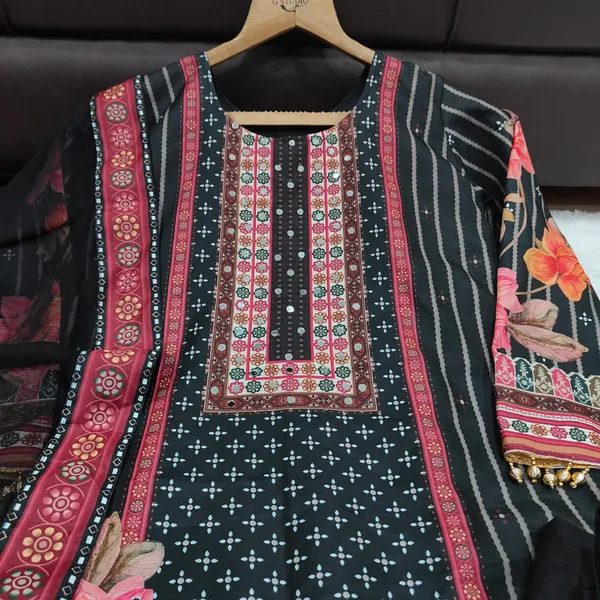 Exquisite_Muslin_Pakistani_Suit_With_Original_Mirror_Work_White
