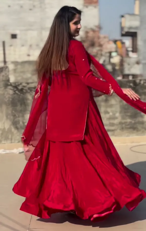 Natural_Crepe_Silk_Flared_Top_Lehenga_Set_With_Heavy_Sequence_Embroidery_Red