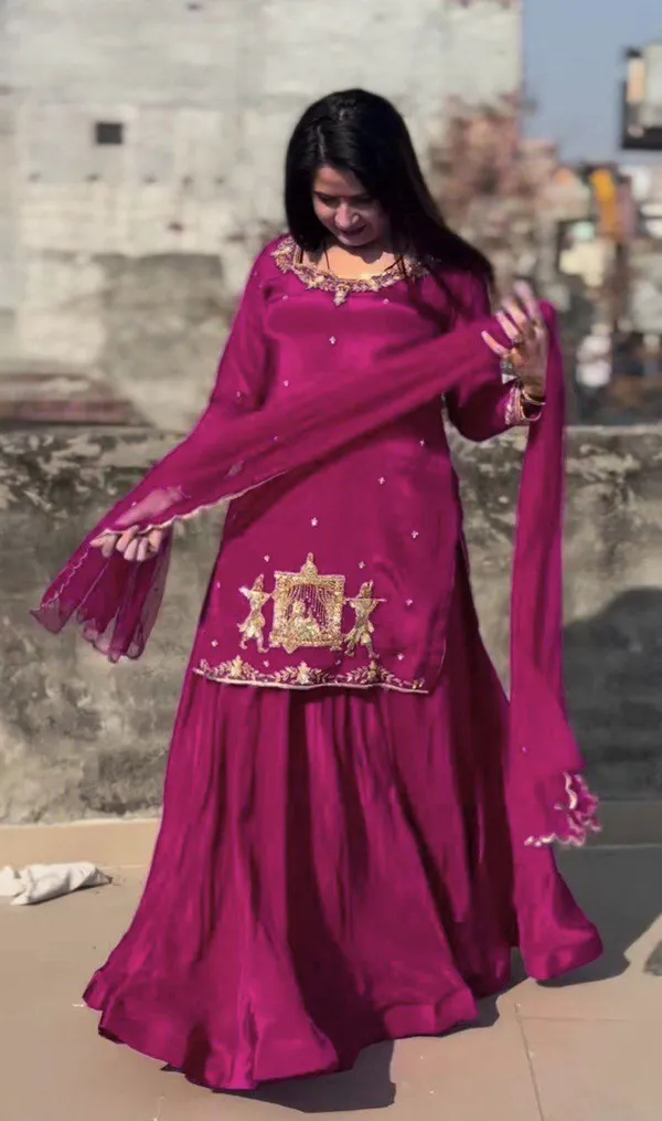 Natural_Crepe_Silk_Flared_Top_Lehenga_Set_With_Heavy_Sequence_Embroidery_Pink