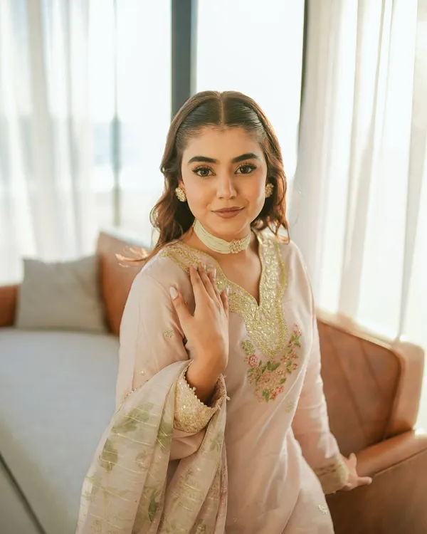Pakistani_Style_Palazzo_Salwar_Suit_Signer_Party_Wear_Look_Pure_Natural_Crepe_Silk