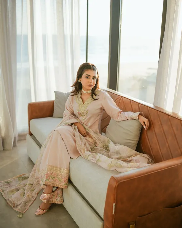 Pakistani_Style_Palazzo_Salwar_Suit_Signer_Party_Wear_Look_Pure_Natural_Crepe_Silk