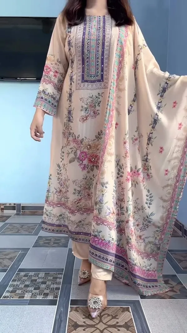 Elegant_Floral_Muslin_Suit_Set_Is_Ready_For_Occasions_Cream