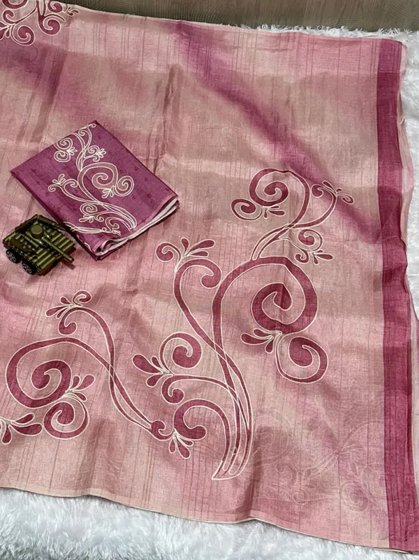 Linen_Cotton_Coorg_Saree_With_Kantha_Hand_Position_Work_Pink