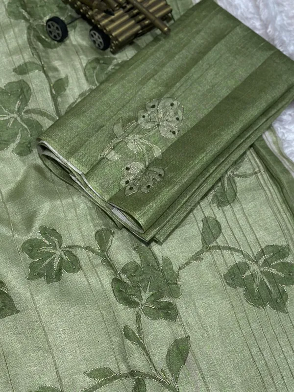 Linen_Cotton_Coorg_Saree_With_Kantha_Hand_Position_Work_Olive_Green