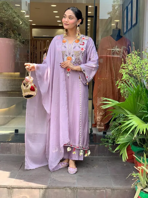 Women_Pure_Viscose_Chanderi_Silk_Kurta_Sets_Baby_Pink