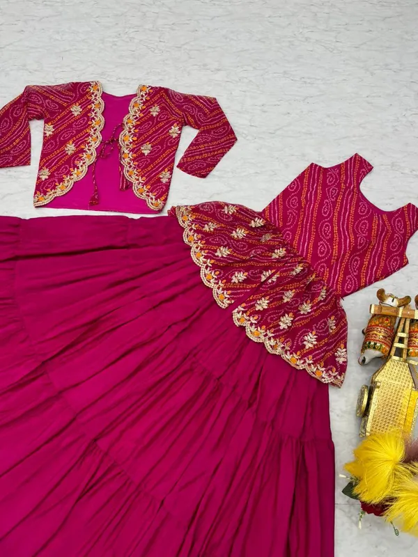 Embroidered_Bandhani_Chinnon_Lehenga_Crop_Top_Set_With_Ethnic_Jacket_Pink