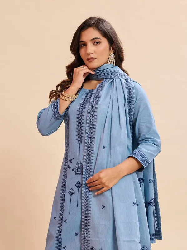 Sky_Blue_Embroidered_Cotton_Kurta_Pant_Set_With_Bird_Motif_Dupatta