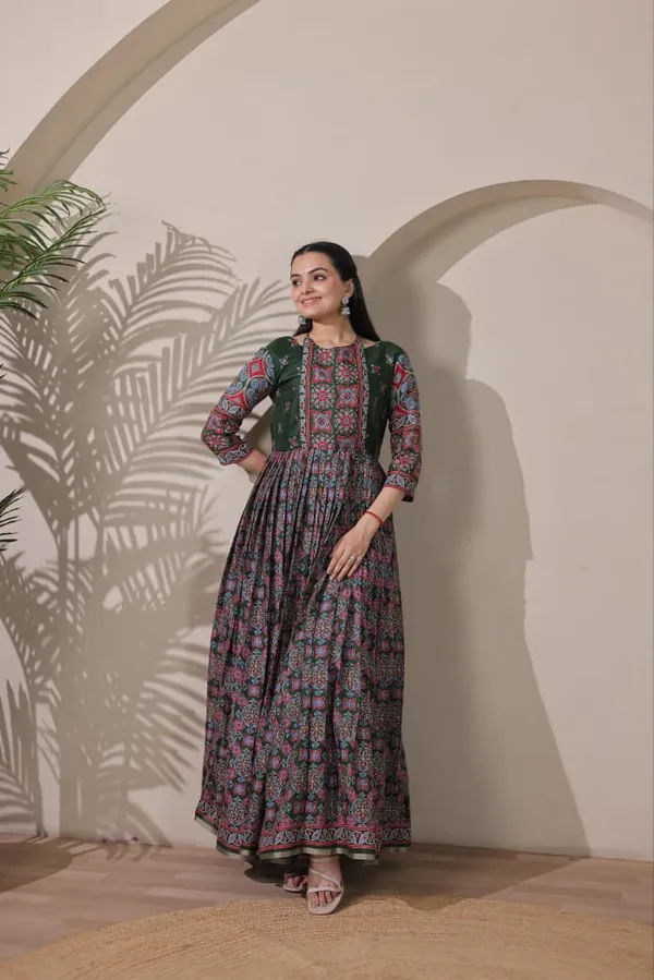 Beautifully_Flared_Gown_Designed_For_Effortless_Elegance_Blue