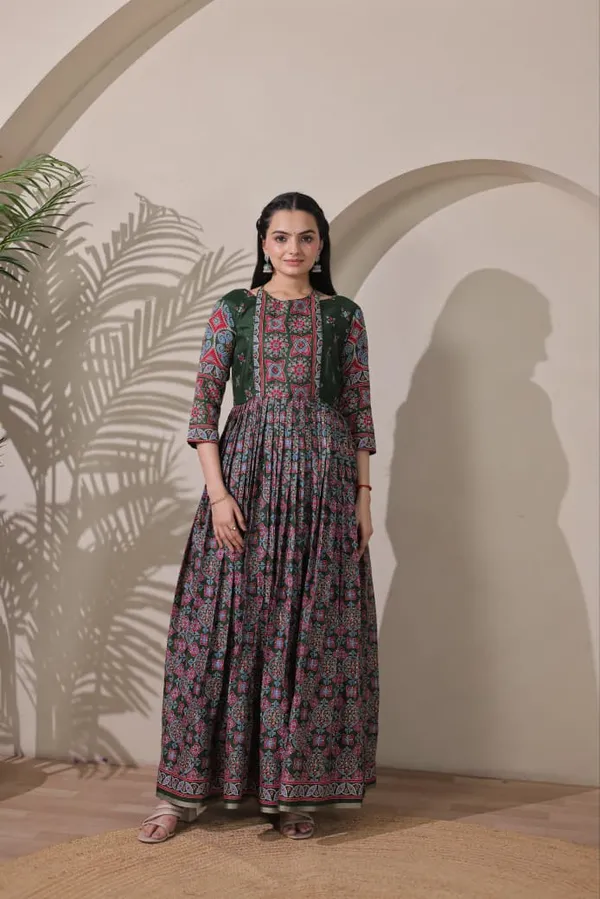 Beautifully_Flared_Gown_Designed_For_Effortless_Elegance_Blue