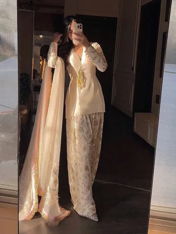 Signer_Party_Wear_Look_Pur_Glass_Satin_Top_Farsi_Palazzo_With_Dupatta_Set