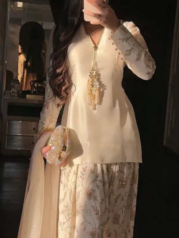 Signer_Party_Wear_Look_Pur_Glass_Satin_Top_Farsi_Palazzo_With_Dupatta_Set