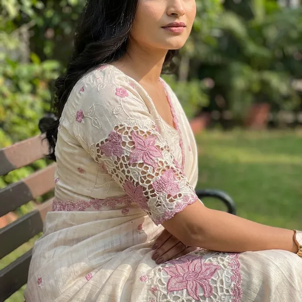 Tusser_Cotton_Thread_Embroidery_Work_In_Saree_With_Latest_Cutwork_Cream