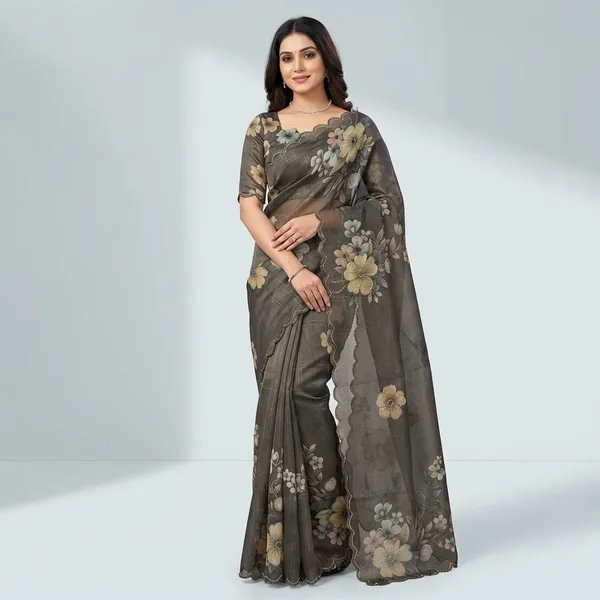 Cutwork_Outline_Of_Sequins_Bids_In_Saree_Border_Mehandi