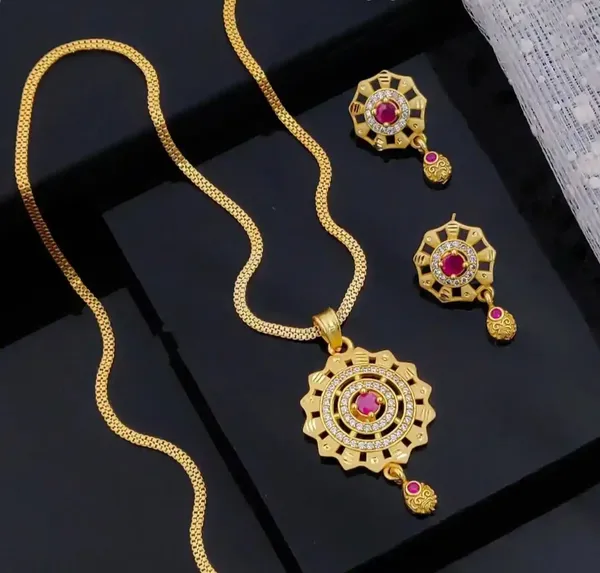 Traditional_Gold-Toned_Pendant_Set_With_Pink_Stone