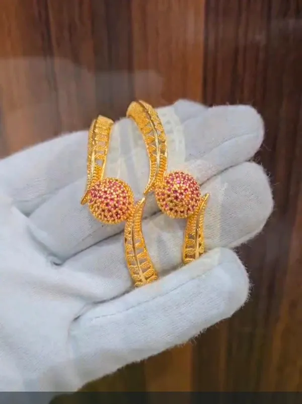 Gold-Toned_Pink_Stone_Studded_Bangles_Set_Of_2