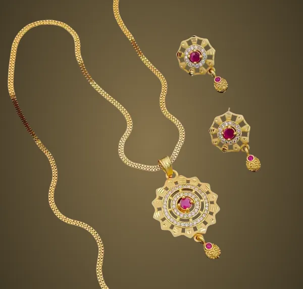 Traditional_Gold-Toned_Pendant_Set_With_Pink_Stone